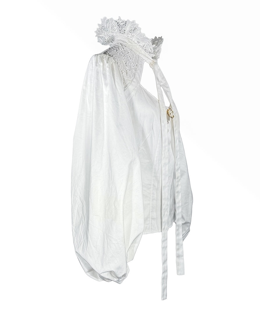 Vivian blouse in white embroidered cotton