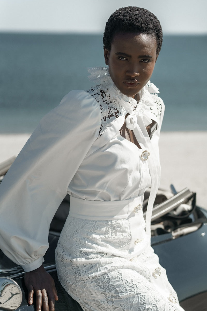 Vivian blouse in white embroidered cotton